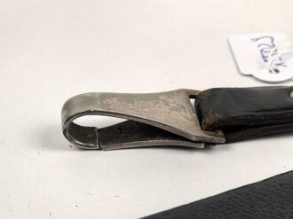 Fliegerdolch für Angehörige des Deutschen Luftsport Verband DLV. Die Klinge von SMF Solingen. Die Belederung Original, die Hakenkreuze vollständig emailliert.  Attraktives Stück