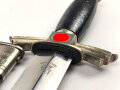 Fliegerdolch für Angehörige des Deutschen Luftsport Verband DLV. Die Klinge von SMF Solingen. Die Belederung Original, die Hakenkreuze vollständig emailliert.  Attraktives Stück