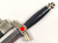 Fliegerdolch für Angehörige des Deutschen Luftsport Verband DLV. Die Klinge von SMF Solingen. Die Belederung Original, die Hakenkreuze vollständig emailliert.  Attraktives Stück