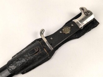 Preussen vor 1. Weltkrieg, Kurzes Seitengewehr KS98 eines Angehörigen der Garde. Aufpflanzbares Stück von Eickhorn Solingen, der Gardetsren wackelt minimal. Im Lacklederkoppelschuh.