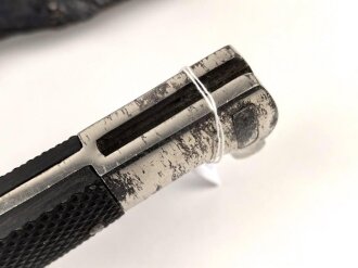 Preussen vor 1. Weltkrieg, Kurzes Seitengewehr KS98 eines Angehörigen der Garde. Aufpflanzbares Stück von Eickhorn Solingen, der Gardetsren wackelt minimal. Im Lacklederkoppelschuh.