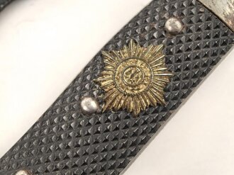 Preussen vor 1. Weltkrieg, Kurzes Seitengewehr KS98 eines Angehörigen der Garde. Aufpflanzbares Stück von Eickhorn Solingen, der Gardetsren wackelt minimal. Im Lacklederkoppelschuh.