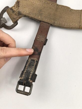 A-Rahmen Wehrmacht. Ungereinigtes Stück in gutem Gesamtzustand, Leder weich