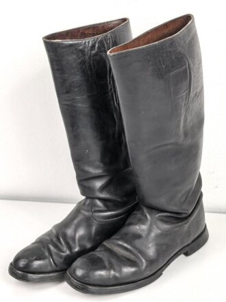 Paar Stiefel für Offiziere der Wehrmacht. getragenes Paar, ungereinigt, Sohlenlänge 31cm