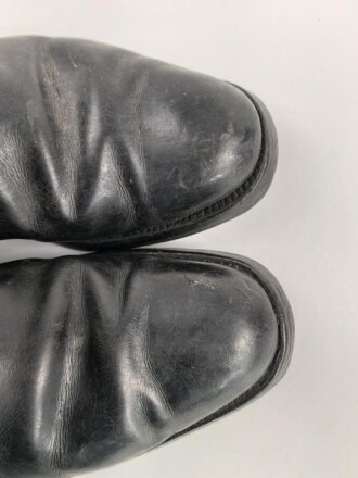 Paar Stiefel für Offiziere der Wehrmacht. getragenes Paar, ungereinigt, Sohlenlänge 31cm