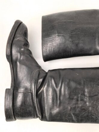 Paar Stiefel für Offiziere der Wehrmacht. getragenes Paar, ungereinigt, Sohlenlänge 31cm