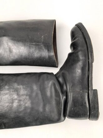 Paar Stiefel für Offiziere der Wehrmacht. getragenes Paar, ungereinigt, Sohlenlänge 31cm