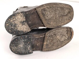 Paar Stiefel für Unteroffiziere der Wehrmacht. getragenes Paar, ungereinigt, Sohlenlänge 30cm