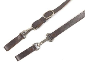 Querriemen für die Uniform, braunes Leder.   Mit den zugehörigen Aufschiebeschlaufen. Gesamtlänge mit Schlaufen 116cm