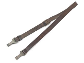 Querriemen für die Uniform, braunes Leder.   RZM markiert, ein Karabiner defekt, Gesamtlänge 84cm