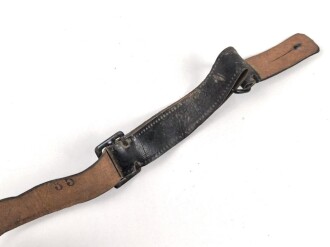 Lackleder Riemen für eine Schirmmütze für Mannschaften III.Reich. Ungereinigt. Gesamtlänge 31,5cm