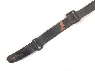 Lackleder Riemen für eine Schirmmütze für Mannschaften III.Reich. Ungereinigt. Gesamtlänge 33,5cm