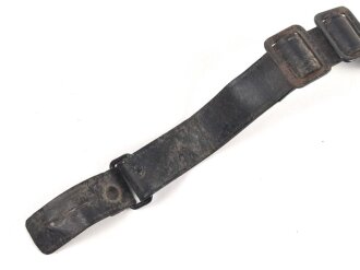 Lackleder Riemen für eine Schirmmütze für Mannschaften III.Reich. Ungereinigt. Gesamtlänge 28,5cm