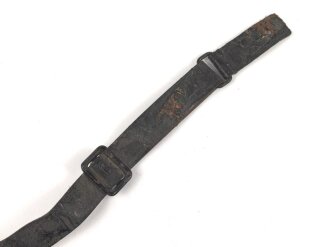 Lackleder Riemen für eine Schirmmütze für Mannschaften III.Reich. Ungereinigt. Gesamtlänge 32cm