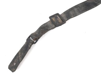Lackleder Riemen für eine Schirmmütze für Mannschaften III.Reich. Ungereinigt. Gesamtlänge 37,5cm