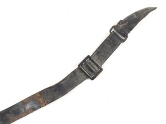 Lackleder Riemen für eine Schirmmütze für Mannschaften III.Reich. Ungereinigt. Gesamtlänge 37,5cm