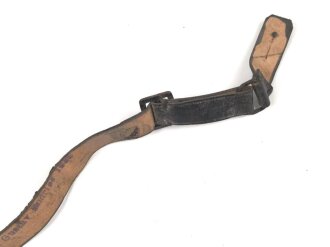 Lackleder Riemen für eine Schirmmütze für Mannschaften III.Reich. Ungereinigt. Gesamtlänge 37,5cm