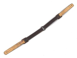 Brauner Riemen aus Ersatzmaterial für eine Schaftmütze III.Reich. Ungereinigt. Gesamtlänge 33cm