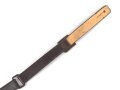 Brauner Riemen aus Ersatzmaterial für eine Schaftmütze III.Reich. Ungereinigt. Gesamtlänge 33cm