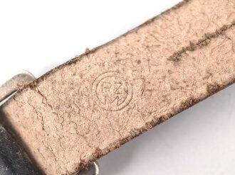 Schwarzer Lederriemen für eine Schaftmütze der Allgemeinen SS. Ungereinigt. Gesamtlänge 28,5cm