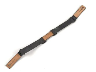 Lackleder Riemen für eine Schirmmütze für Mannschaften III.Reich. Ungereinigt. Gesamtlänge 31cm