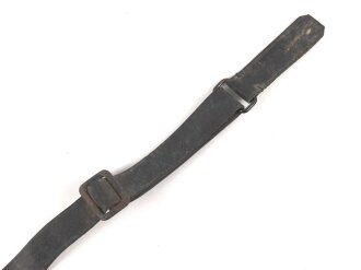Lackleder Riemen für eine Schirmmütze für Mannschaften III.Reich. Ungereinigt. Gesamtlänge 33,5cm