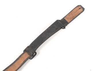 Lackleder Riemen für eine Schirmmütze für Mannschaften III.Reich. Ungereinigt. Gesamtlänge 33,5cm