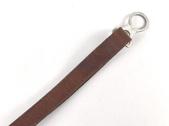 Sturmriemen für ein Polizei Tschako III.Reich. Braunes  Leder, Leichtmetallbeschläge. Gesamtlänge 30cm
