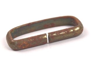 Schieber für Blankwaffengehänge III.Reich, Eisen gold eloxiert, Innenmaß 20mm. Sie erhalten ein ( 1 ) Stück