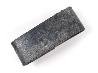 Schieber für eine Feldbinde, schwarzes Leder, Innenmaß 46mm