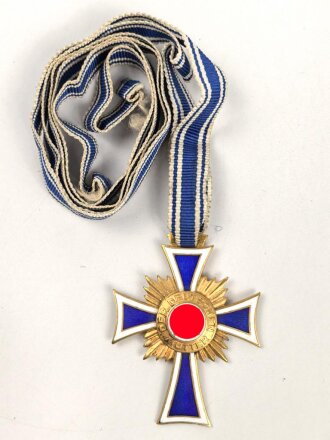 Ehrenkreuz der Deutschen Mutter in gold. Sehr guter Zustand, am langen Band, im Verleihungsetui von Zimmermann Pforzheim