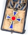 Ehrenkreuz der Deutschen Mutter in gold. Defektes Stück, am langen Band, im Verleihungsetui von Türk´s Witwe, Wien