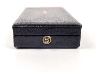 Ehrenkreuz der Deutschen Mutter in gold. Sehr guter Zustand, am langen Band, im Verleihungsetui von Zimmermann Pforzheim