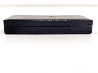 Ehrenkreuz der Deutschen Mutter in gold. Sehr guter Zustand, am langen Band, im Verleihungsetui von Zimmermann Pforzheim