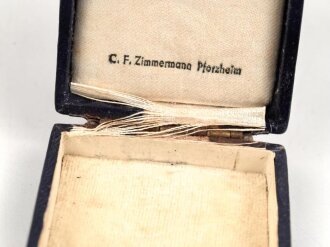 Ehrenkreuz der Deutschen Mutter in gold. Sehr guter Zustand, am langen Band, im Verleihungsetui von Zimmermann Pforzheim