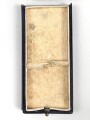 Verleihungsetui zum Ehrenkreuz der Deutschen Mutter in gold. defekt
