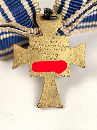 Miniatur 23mm zum Ehrenkreuz der Deutschen Mutter in gold. Sehr guter Zustand