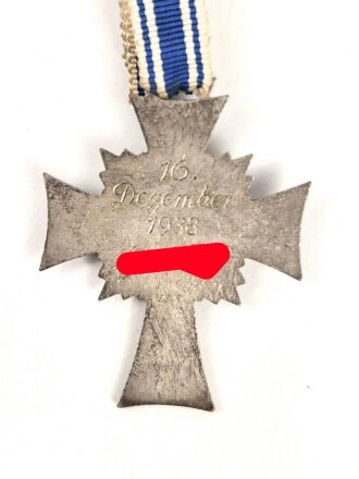 Ehrenkreuz der Deutschen Mutter in silber. Sehr guter Zustand, am langen Band