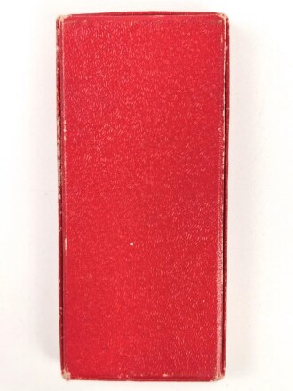 Treudienst Ehrenzeichen für 25 Jahre. Guter Zustand, am Band mit Tragenadel. Im Etui von " Friedrich Keller Metallschmuckfabrik Oberstein"