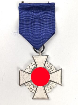 Treudienst Ehrenzeichen für 25 Jahre. Guter Zustand, am Band mit Tragenadel. Im Etui von "Souval Wien"