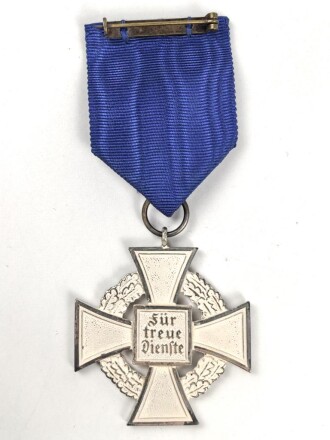 Treudienst Ehrenzeichen für 25 Jahre. Guter Zustand, am Band mit Tragenadel. Im Etui von " Friedrich Keller Metallschmuckfabrik Oberstein"