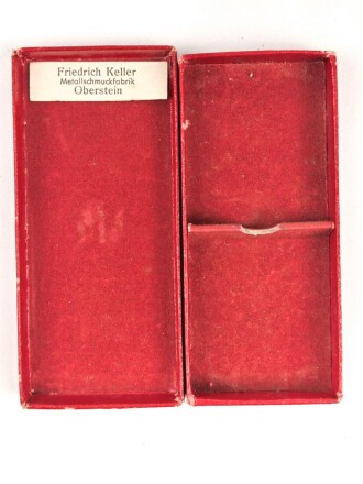 Treudienst Ehrenzeichen für 25 Jahre. Guter Zustand, am Band mit Tragenadel. Im Etui von " Friedrich Keller Metallschmuckfabrik Oberstein"