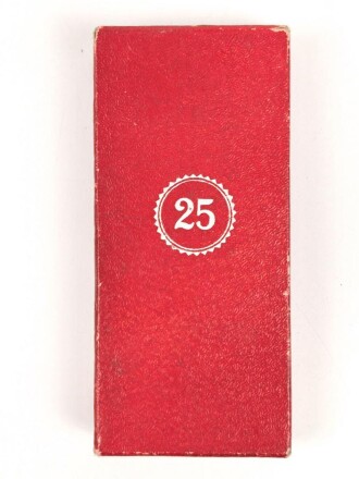 Treudienst Ehrenzeichen für 25 Jahre. Guter Zustand, am Band mit Tragenadel. Im Etui von " Friedrich Keller Metallschmuckfabrik Oberstein"