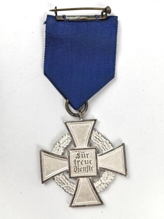 Treudienst Ehrenzeichen für 25 Jahre. Guter Zustand, am Band mit Tragenadel. Im Etui von " Friedrich Keller Metallschmuckfabrik Oberstein"
