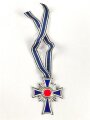 Ehrenkreuz der Deutschen Mutter in silber. Sehr guter Zustand, am  Band