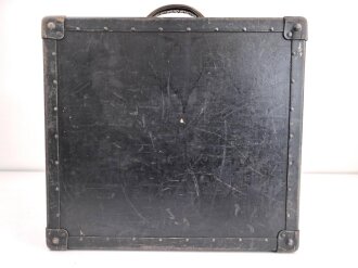 U.S. Army, Transportkasten höchstwahrscheinlich aus der Zeit des 2. Weltkrieg. Sc hwarz überlackiertes Stück, 39 x 43 x 19,5cm