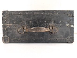 U.S. Army, Transportkasten höchstwahrscheinlich aus der Zeit des 2. Weltkrieg. Sc hwarz überlackiertes Stück, 39 x 43 x 19,5cm