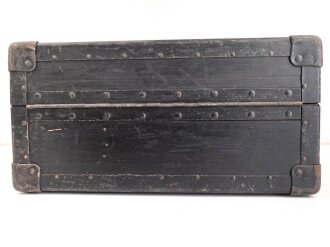 U.S. Army, Transportkasten höchstwahrscheinlich aus der Zeit des 2. Weltkrieg. Sc hwarz überlackiertes Stück, 39 x 43 x 19,5cm
