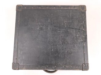 U.S. Army, Transportkasten höchstwahrscheinlich aus der Zeit des 2. Weltkrieg. Sc hwarz überlackiertes Stück, 39 x 43 x 19,5cm