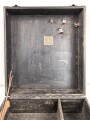 U.S. Army, Transportkasten höchstwahrscheinlich aus der Zeit des 2. Weltkrieg. Sc hwarz überlackiertes Stück, 39 x 43 x 19,5cm